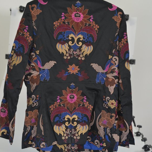 Women's size 14 embroidered jacket - Picture 2 of 2